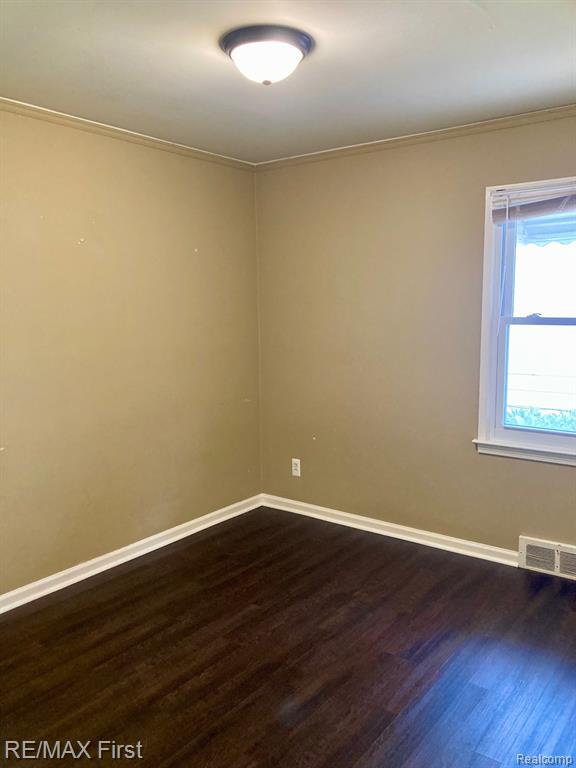 402 KENSINGTON Avenue, Ferndale, MI 48220 — Photo 8