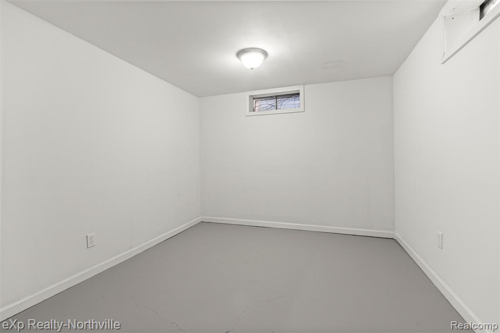4675 Julius Boulevard, Westland, MI 48186 — Photo 35