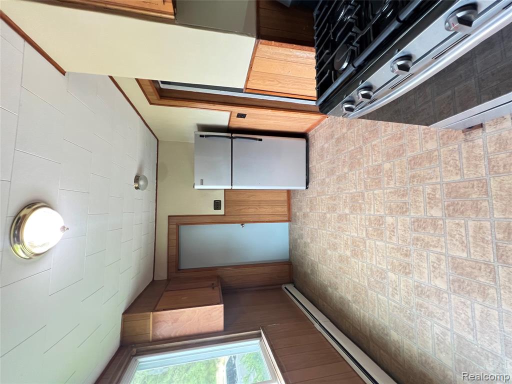 9890 Chinavare Road, Newport, MI 48166 — Photo 12