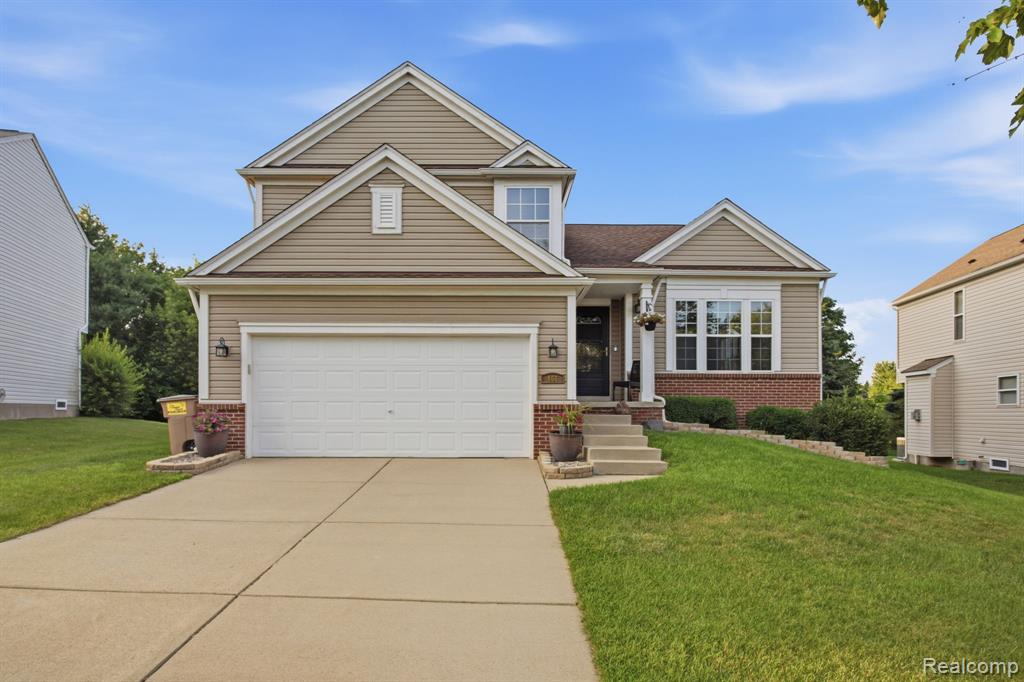 866 Canyon Creek Drive, Holly, MI 48442