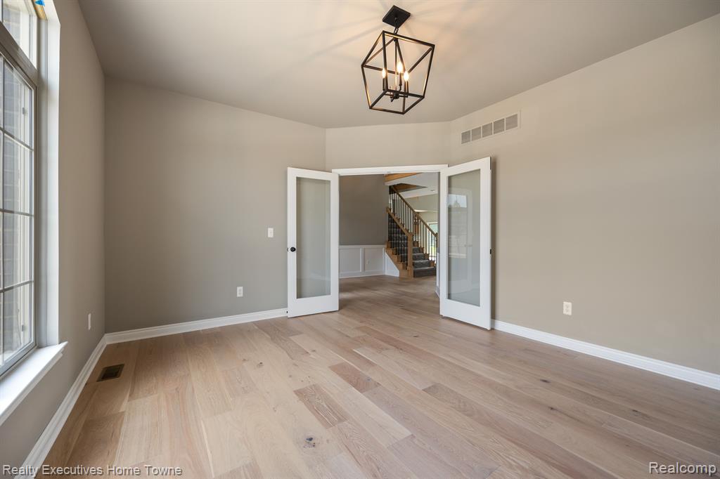 11948 Encore Court, Shelby Twp, MI 48315 — Photo 24