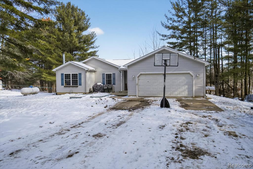 22092 Clear Lake Road, Battle Creek, MI 49014 — Photo 4