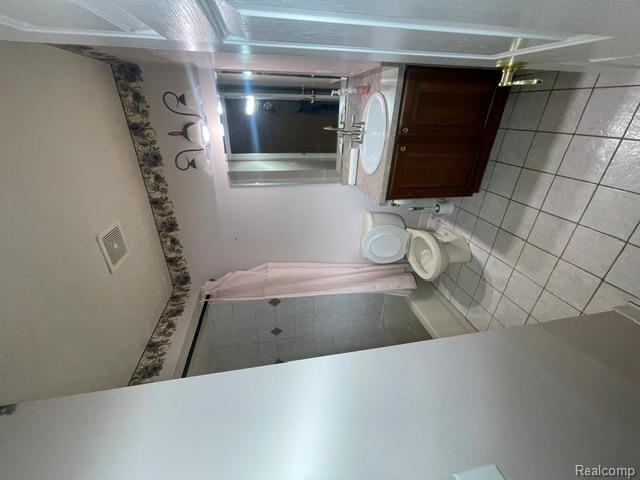 16193 Darlene Drive, Macomb, MI 48042 — Photo 11