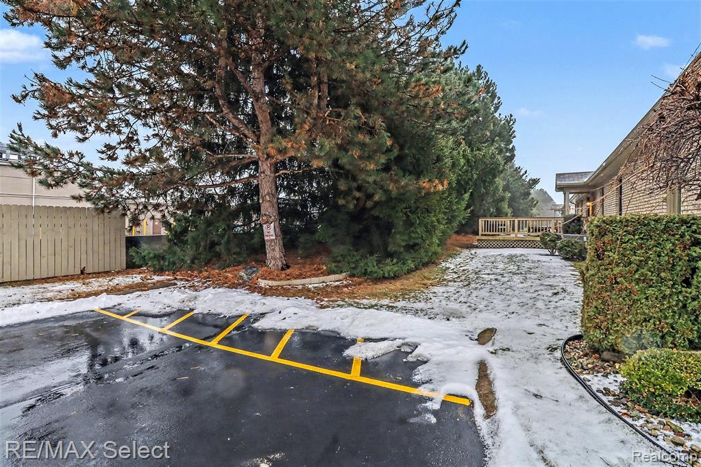 41952 King Edward Court, Clinton Twp, MI 48038 — Photo 20