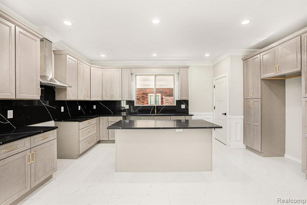 7634 Pinehurst Street, Dearborn, MI 48126 — Photo 9