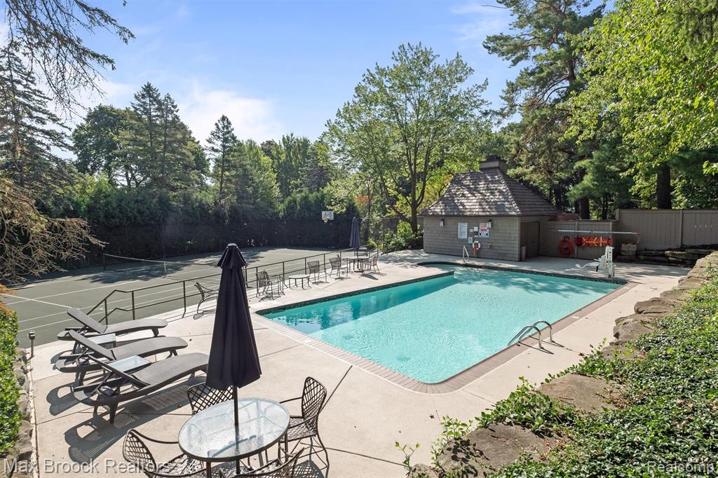 969 Bloomfield Woods, Bloomfield Hills, MI 48304 — Photo 59