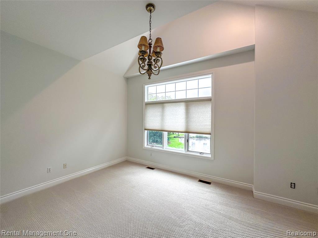 5742 PUTNAM Drive, West Bloomfield, MI 48323 — Photo 11