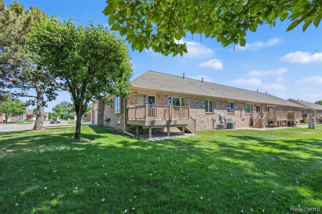 13750 Treeland Drive, Utica, MI 48315 — Photo 30