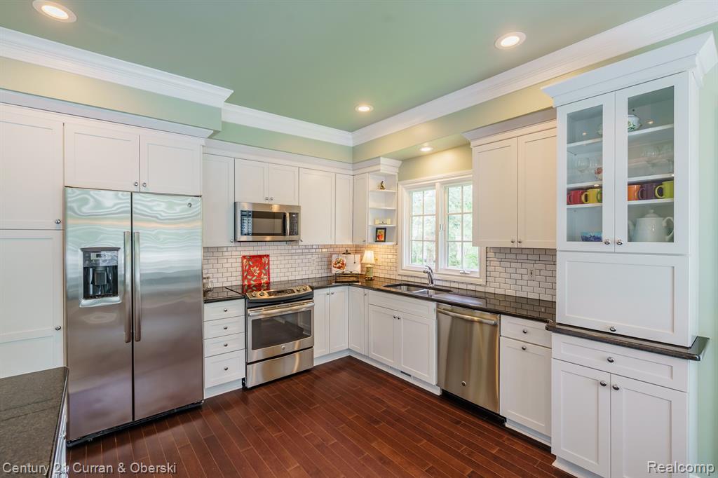 439 COVINGTON Court, Northville, MI 48168 — Photo 8