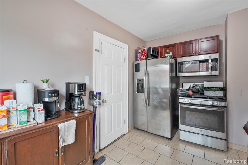 6847 Theisen Street, Dearborn, MI 48126 — Photo 18