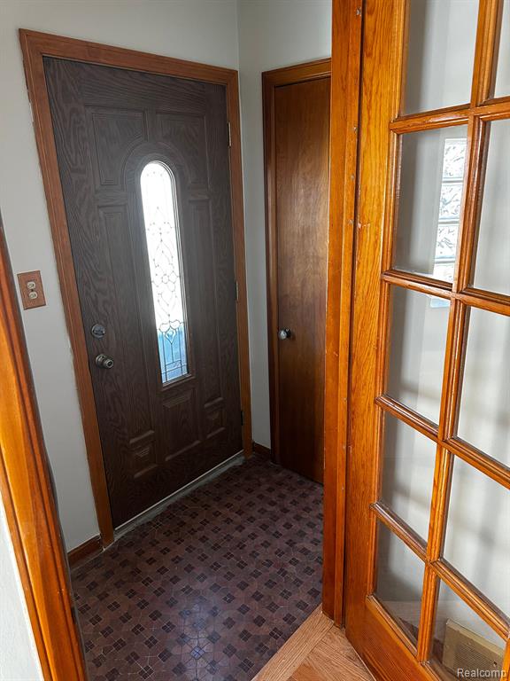 950 N YORK Street, Dearborn, MI 48128 — Photo 7