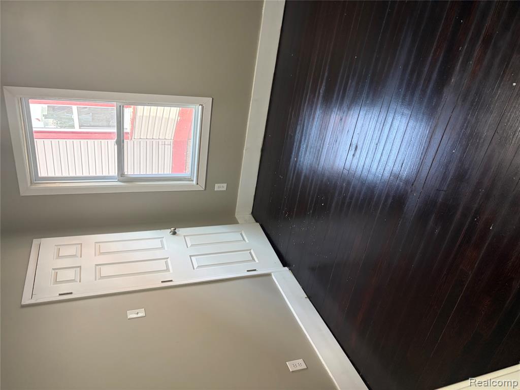 2420 Field Street, Detroit, MI 48214 — Photo 13