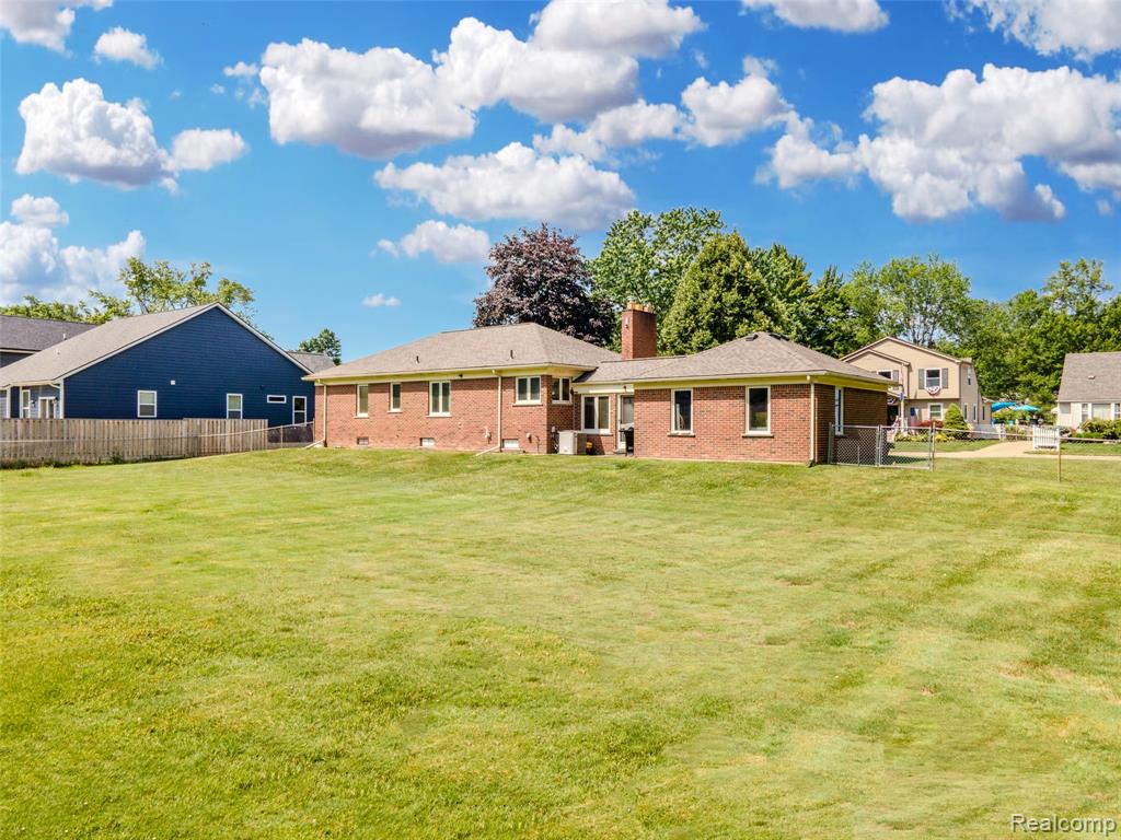 549 S Bywood Avenue, Clawson, MI — Photo 39