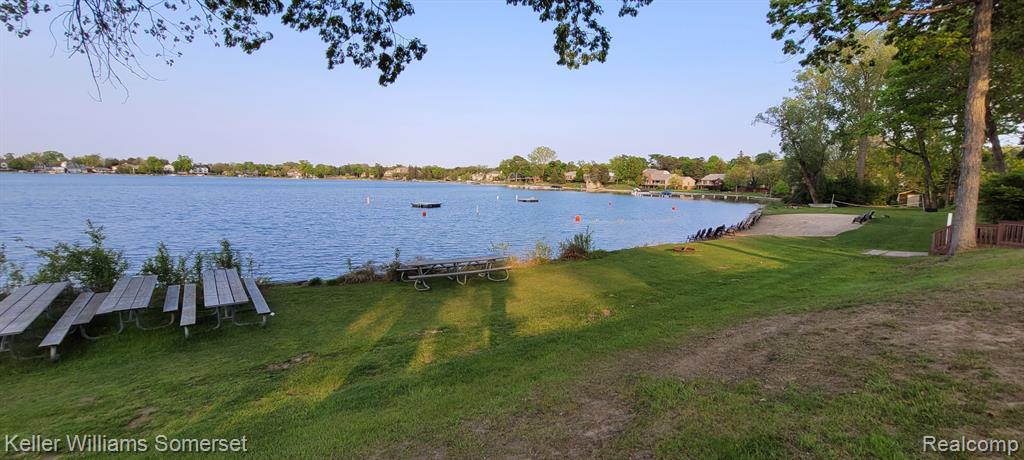 3983 NORMANWOOD, West Bloomfield, MI 48323 — Photo 31