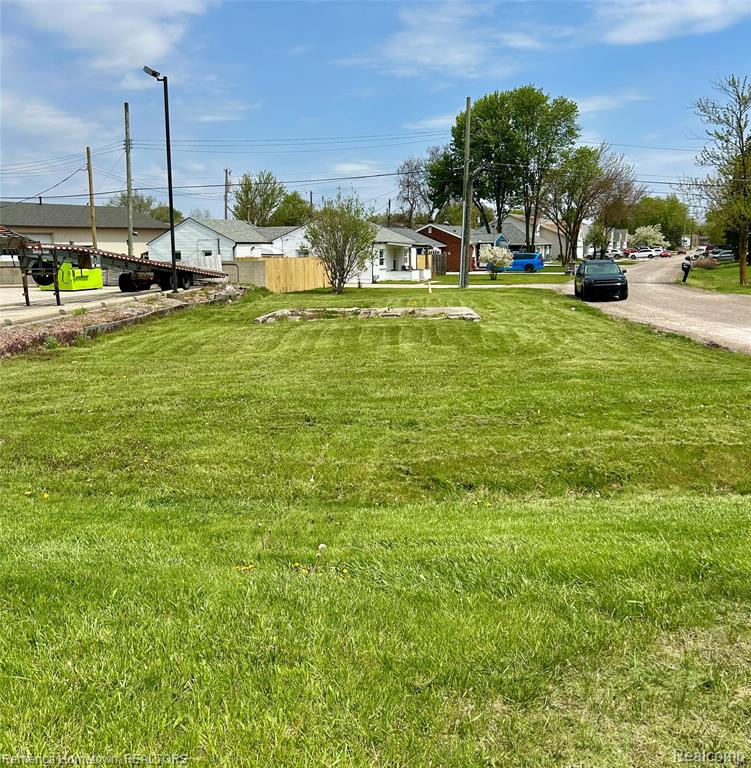 0 Utica, Clinton Twp, MI 48035