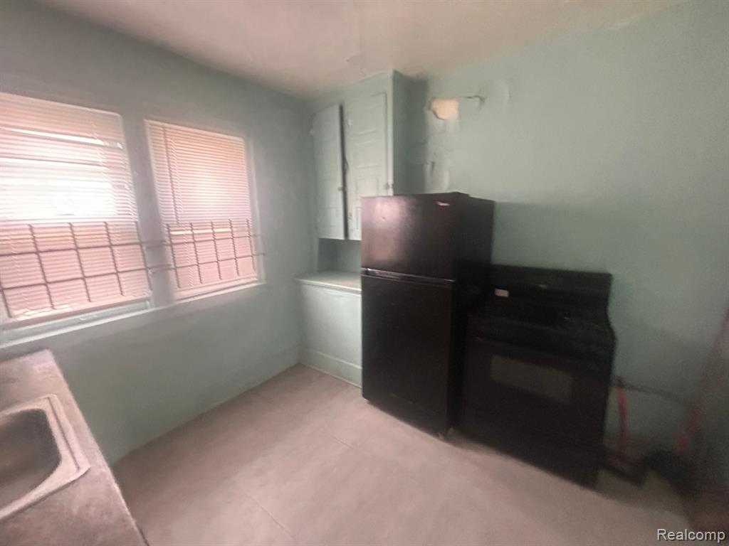 4548 COOPER Street, Detroit, MI 48214 — Photo 22