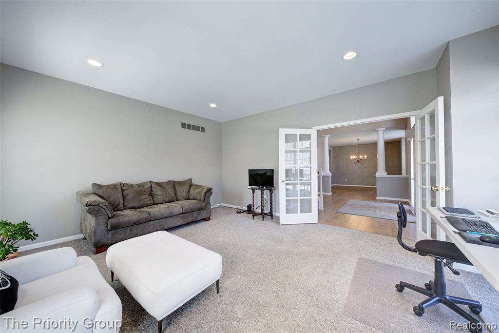6083 Village Court, Clarkston, MI — Photo 5