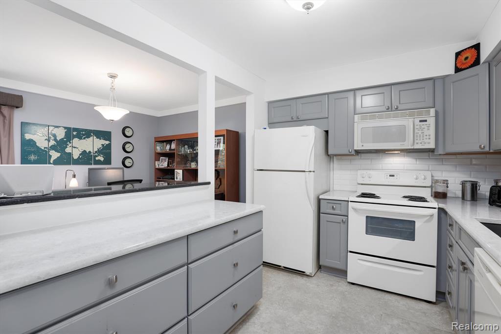 7605 WOODVIEW Street, 4, Westland, MI — Photo 11