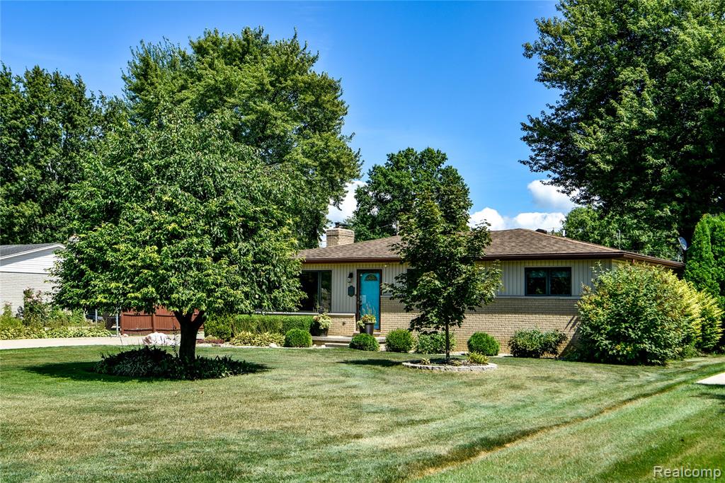 47940 Mallard Drive, Chesterfield, MI 48047 — Photo 5