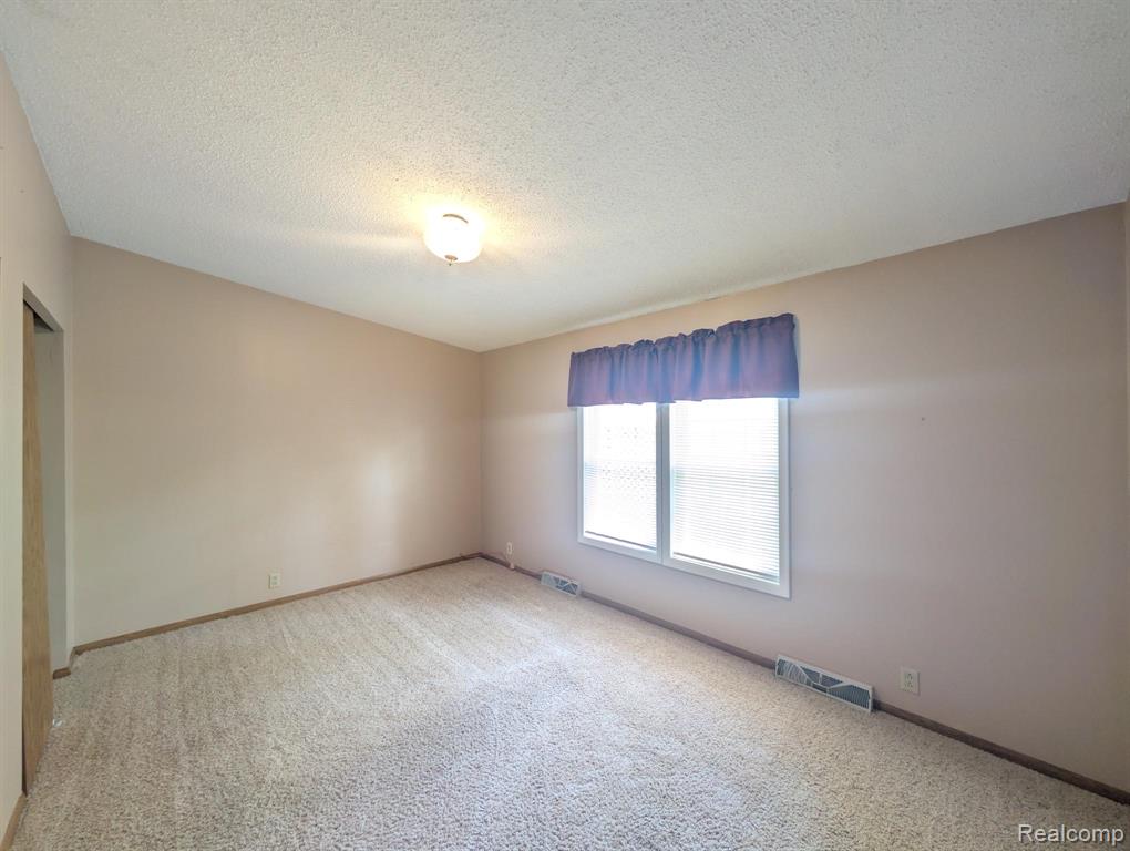 636 Park View, Clio, MI 48420 — Photo 15