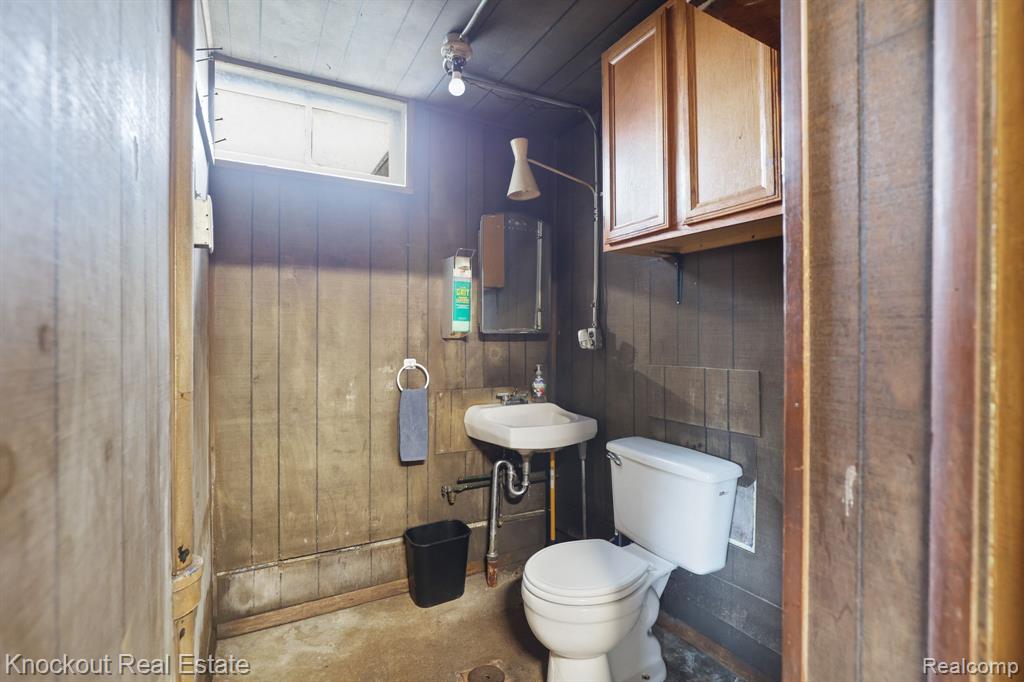 9739 SAGINAW Street, Reese, MI — Photo 16