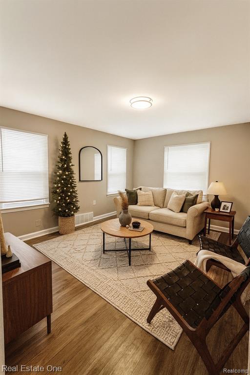 305 Liberty Street, Pontiac, MI 48341 — Photo 9