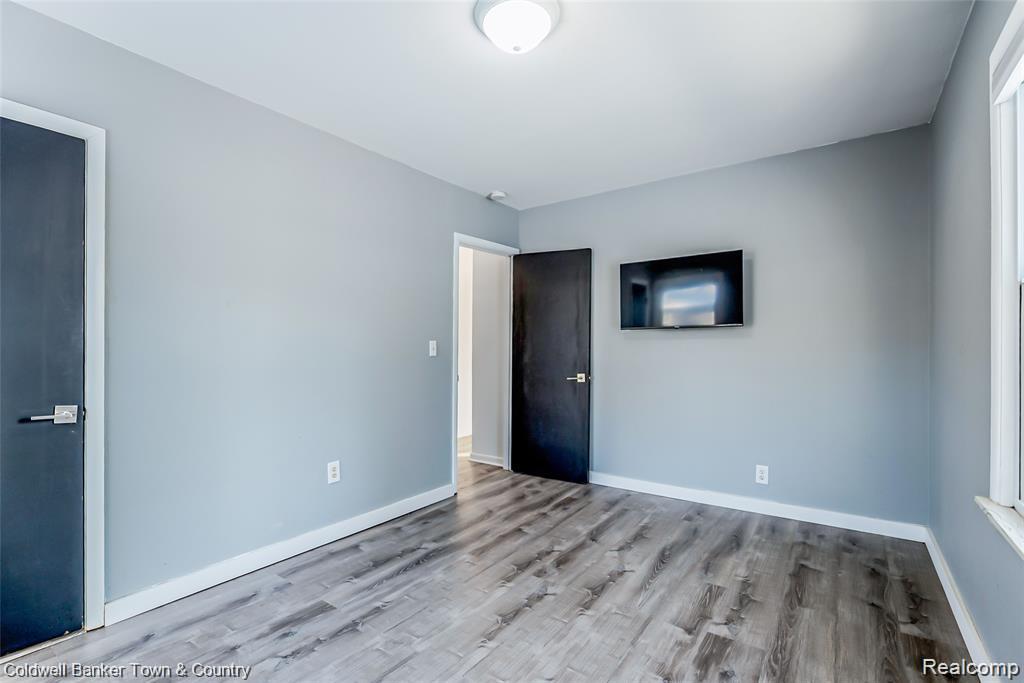 4383 Green Lake Road, West Bloomfield, MI 48323 — Photo 16