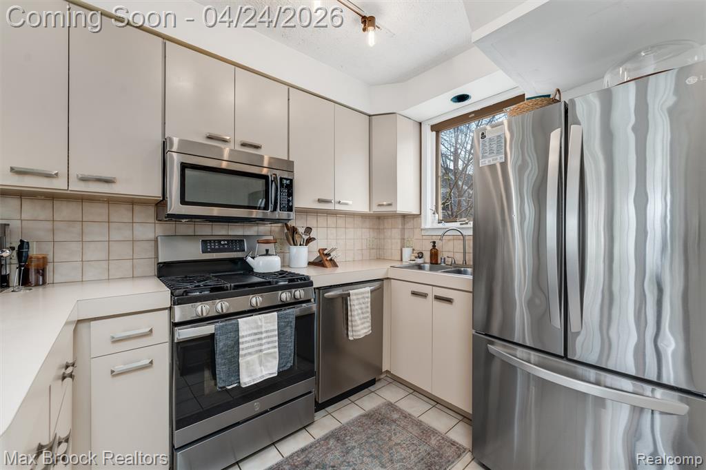 36 Kensington Boulevard, Pleasant Ridge, MI — Photo 16