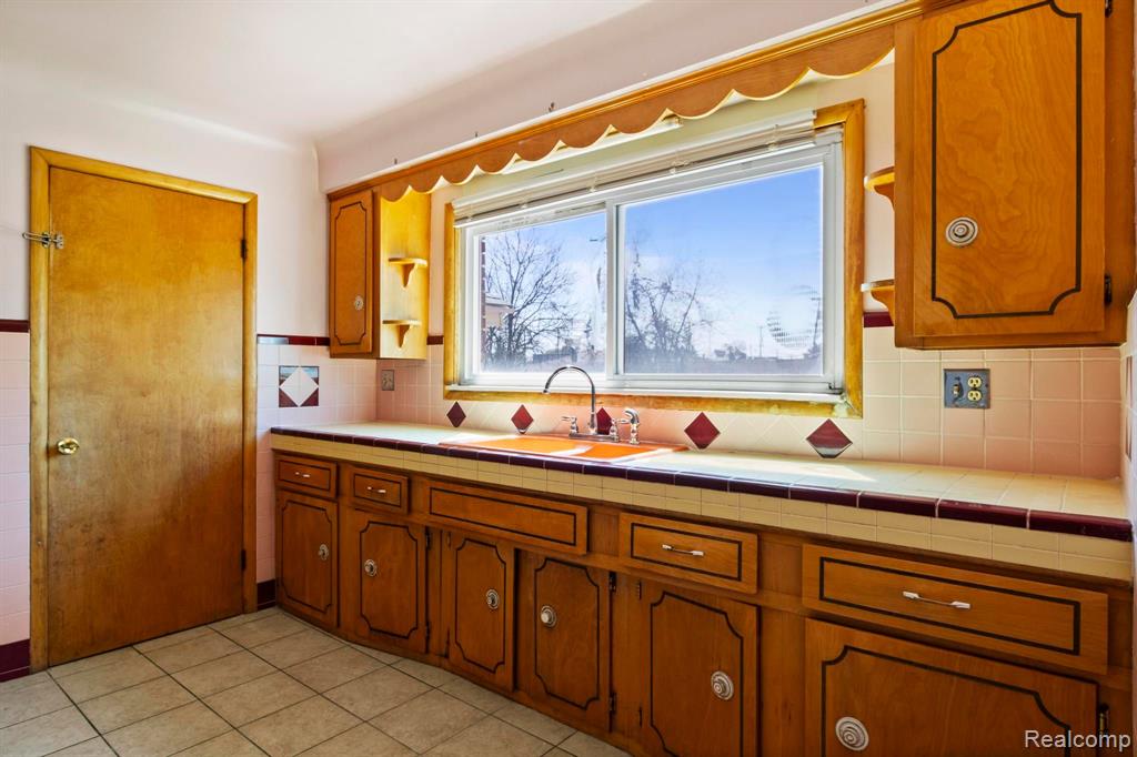 7110 NORMILE Street, Dearborn, MI 48126 — Photo 19