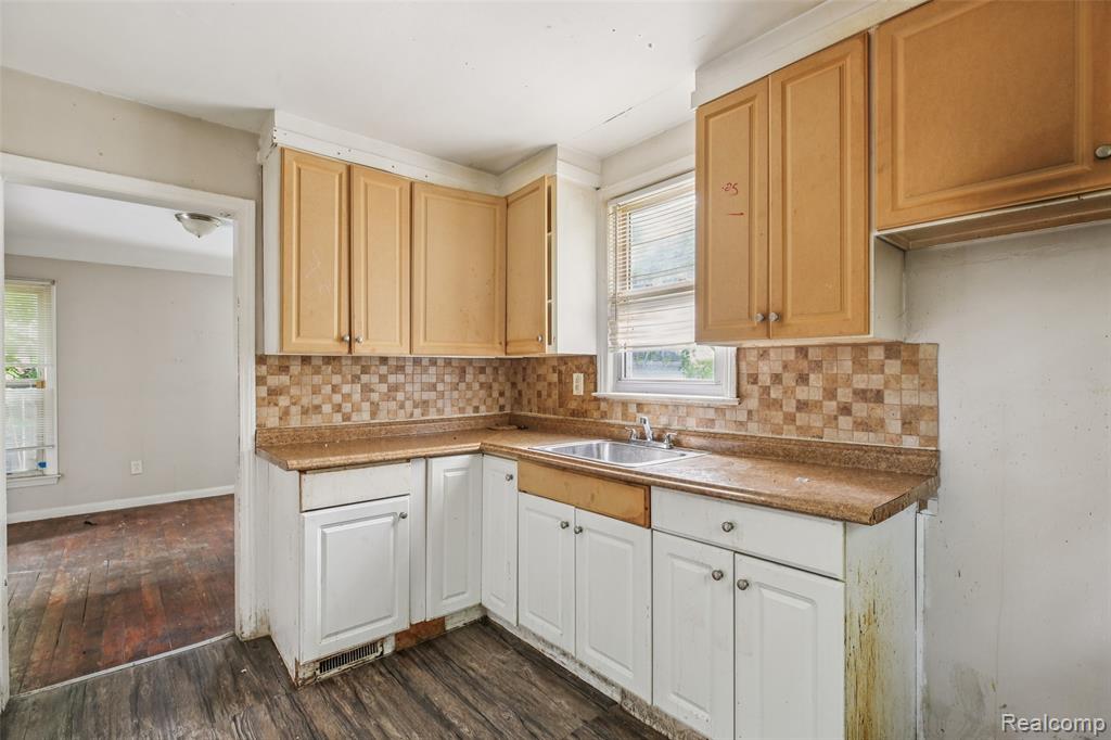 5935 Cadieux Road, Detroit, MI 48224 — Photo 10