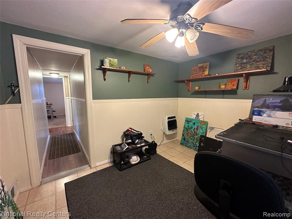 10461 9 Mile Road, Whitmore Lake, MI 48189 — Photo 18