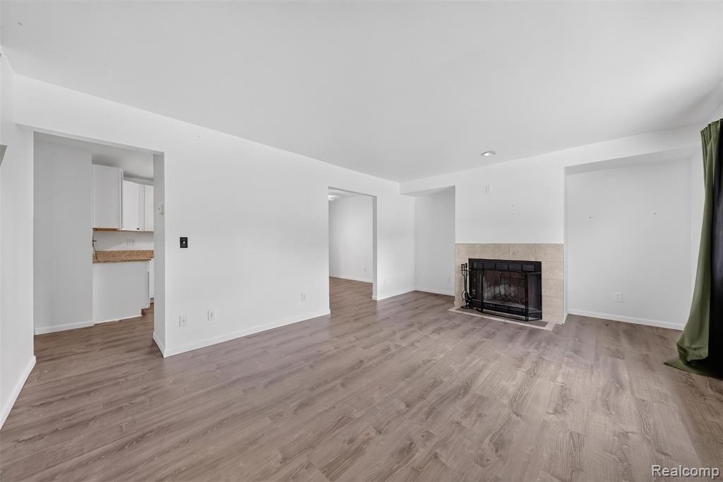 20471 Hollywood Street, Harper Woods, MI 48225 — Photo 6