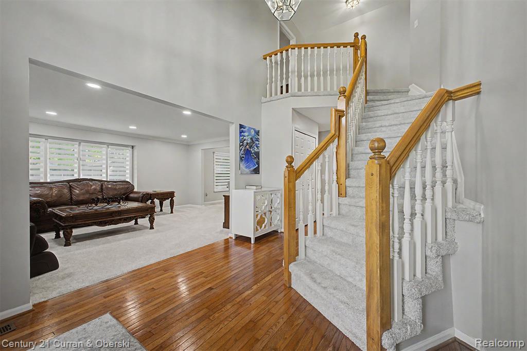 550 Fairfield Court - Photo 5