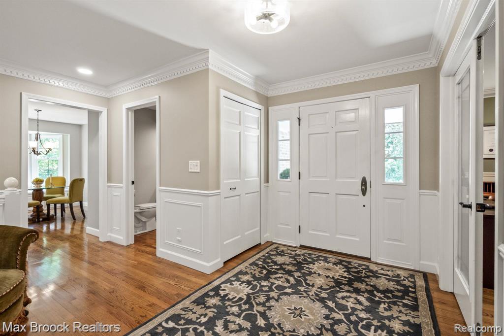 6082 N Shore Drive, West Bloomfield, MI 48324 — Photo 4