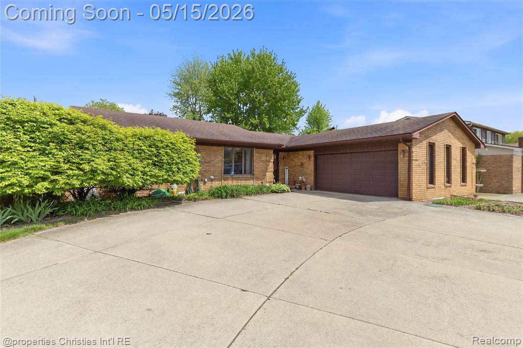 38324 Santa Anna Street, Clinton Twp, MI 48036 — Photo 2