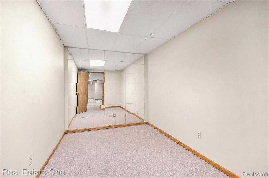 6281 Quaker Hill Drive, West Bloomfield, MI — Photo 25