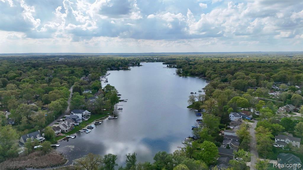 4120 Bunker Avenue, West Bloomfield, MI 48323 — Photo 25
