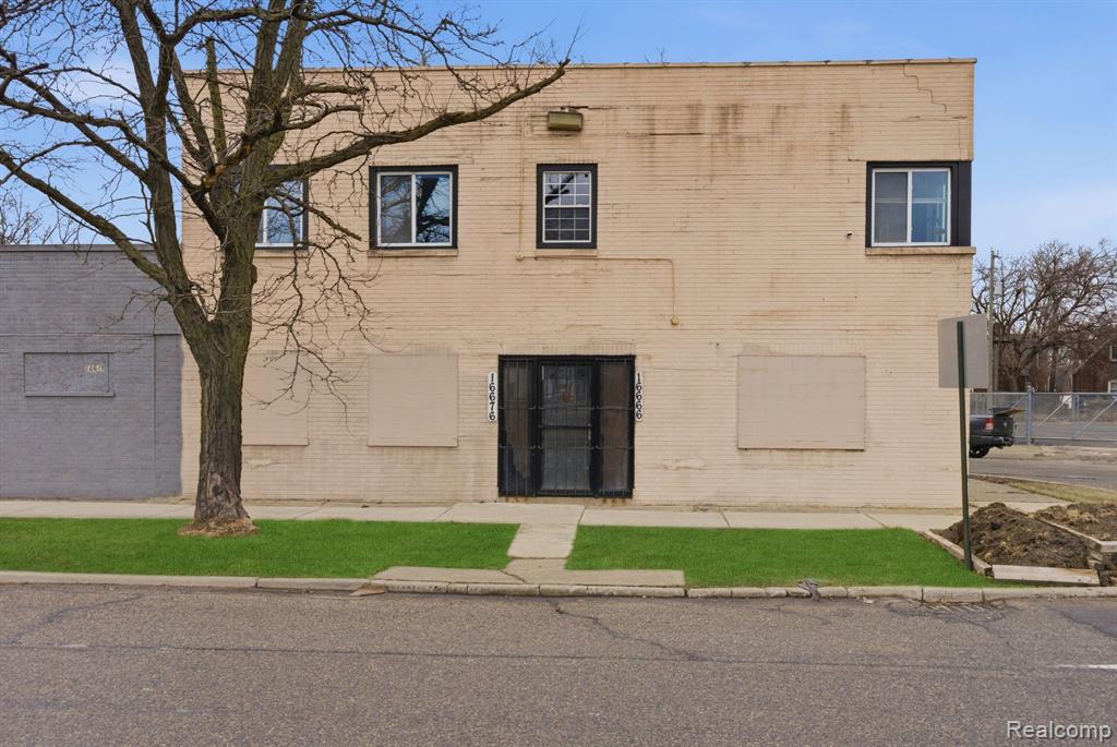 16666 James Couzens, Detroit, MI 48221