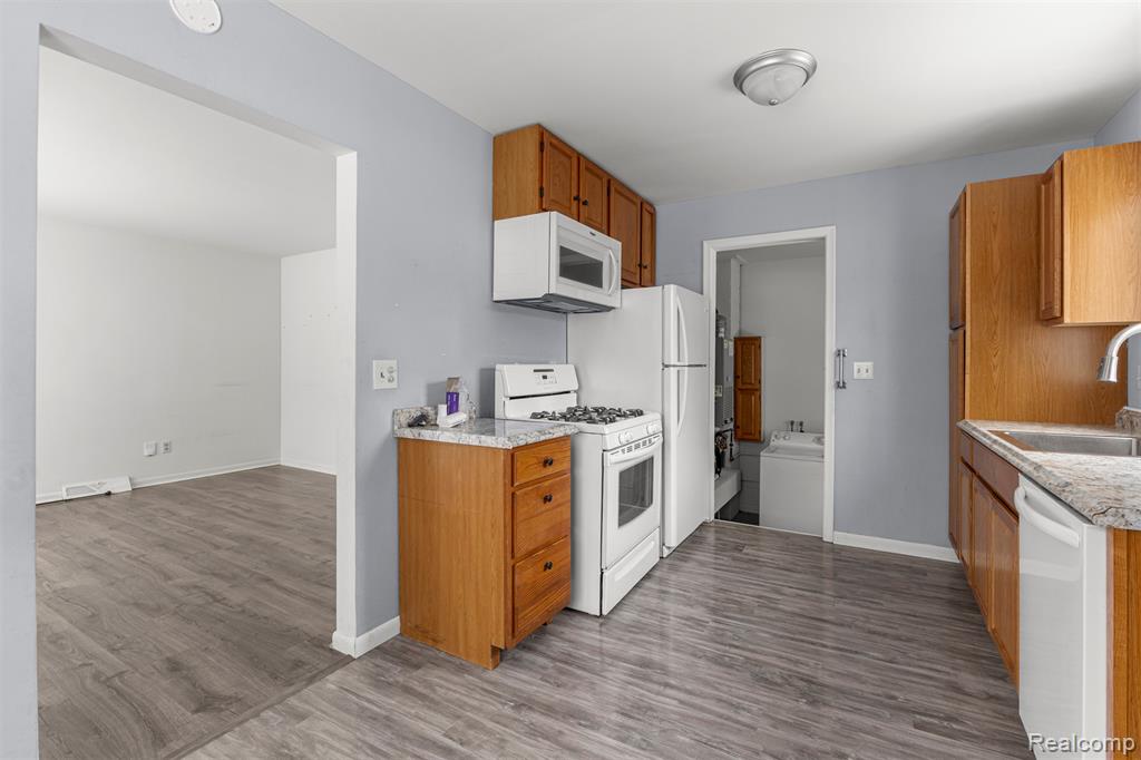 4421 Edgewood Street, Dearborn Heights, MI 48125 — Photo 15