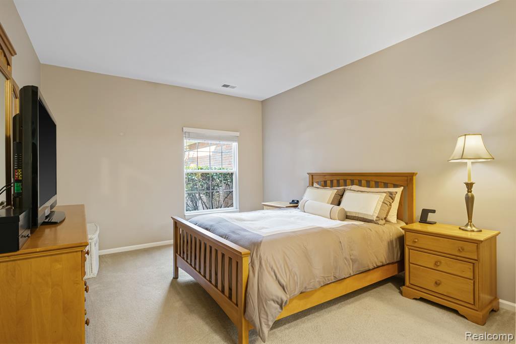 3951 CORNERSTONE Drive, 165, Canton, MI 48188 — Photo 16
