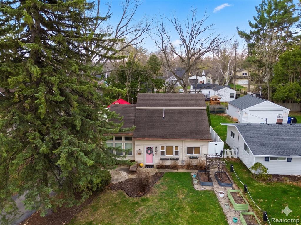 937 Marvell Place, Waterford, MI 48327 — Photo 23
