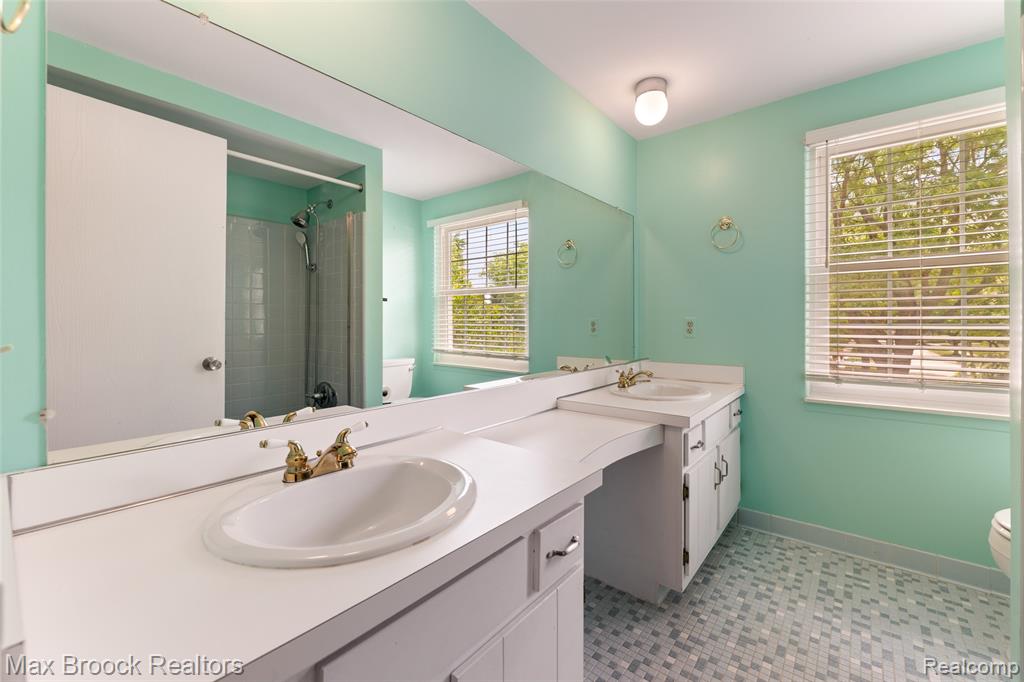 683 Thurber Drive, Troy, MI 48085 — Photo 38