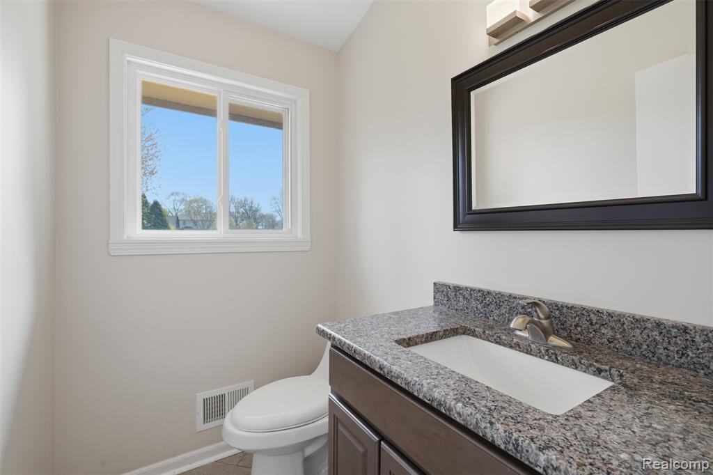3756 Chevron Drive, Highland, MI 48356 — Photo 9