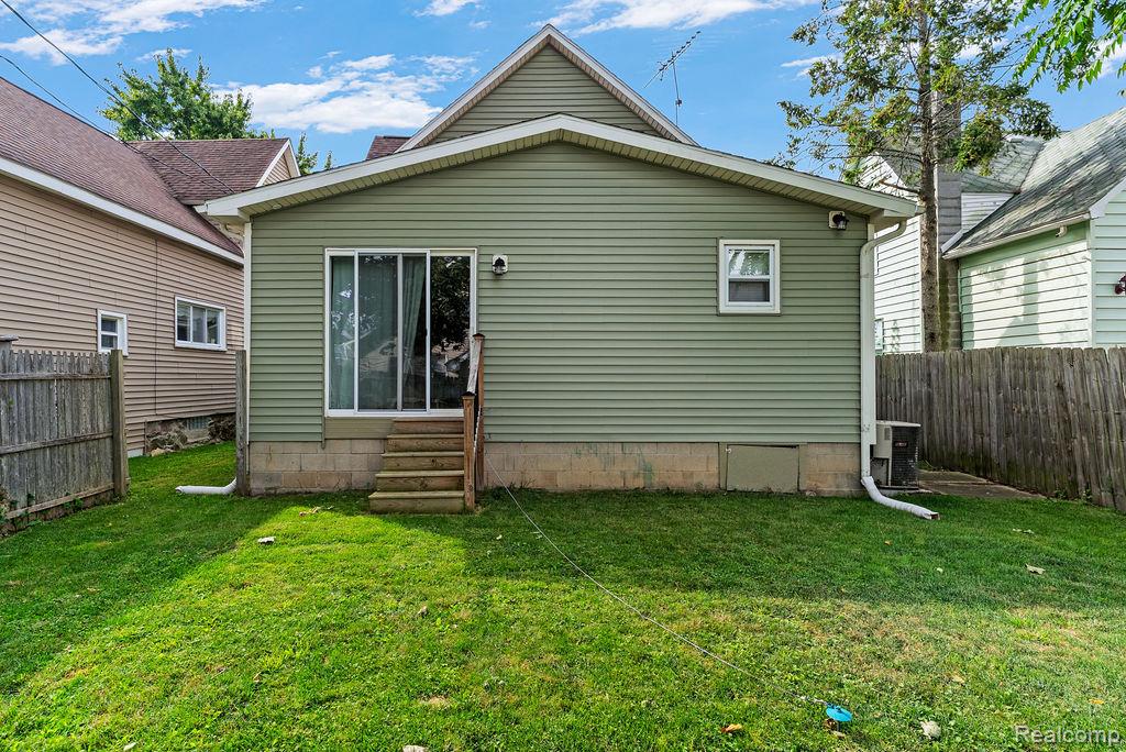 102 Elm Street, Durand, MI 48429 — Photo 33