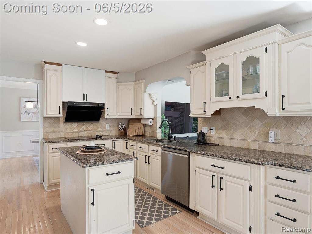 1232 Bradbury Drive, Troy, MI 48098 — Photo 48