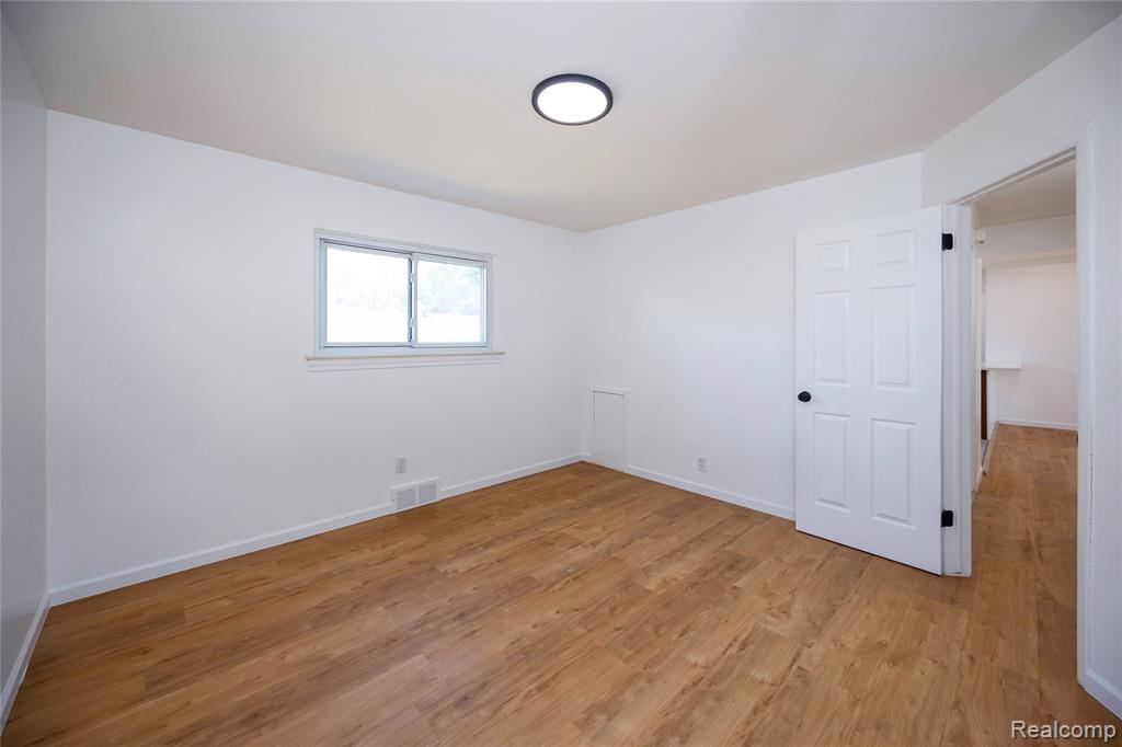 939 S Wildwood Street, Westland, MI 48186 — Photo 25