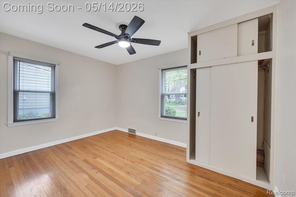 134 Glanworth Street, Lake Orion, MI 48362 — Photo 12