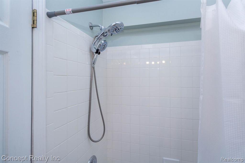 2851 Biddle Avenue, Wyandotte, MI 48192 — Photo 29