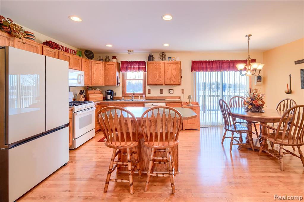 6941 Lake Pleasant Road, North Branch, MI 48461 — Photo 13