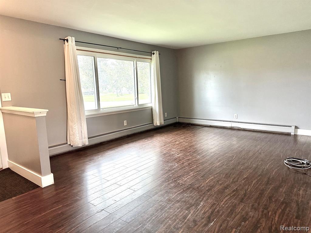 8100 RUSSELL Street, Shelby Twp, MI 48317 — Photo 4